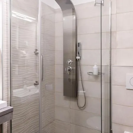 מלון D-hotel גיולה