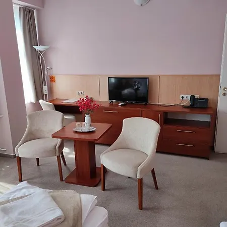 D-hotel 3*